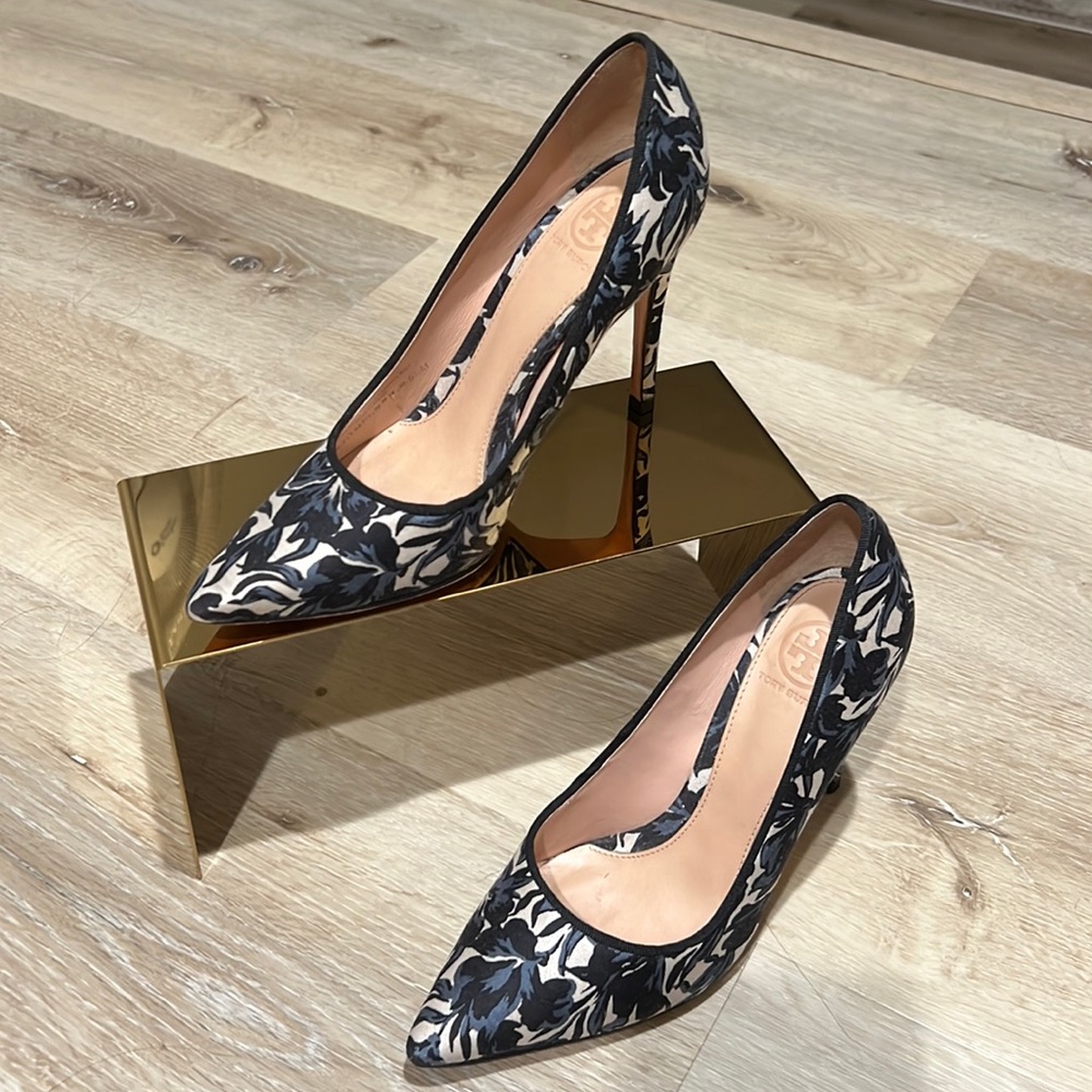 Tory Burch blue floral print heels